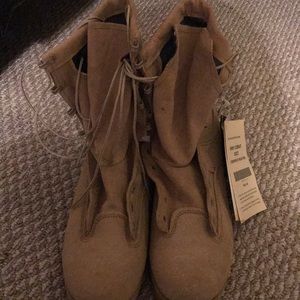 Gortex Men’s Military Boots! New with Tags